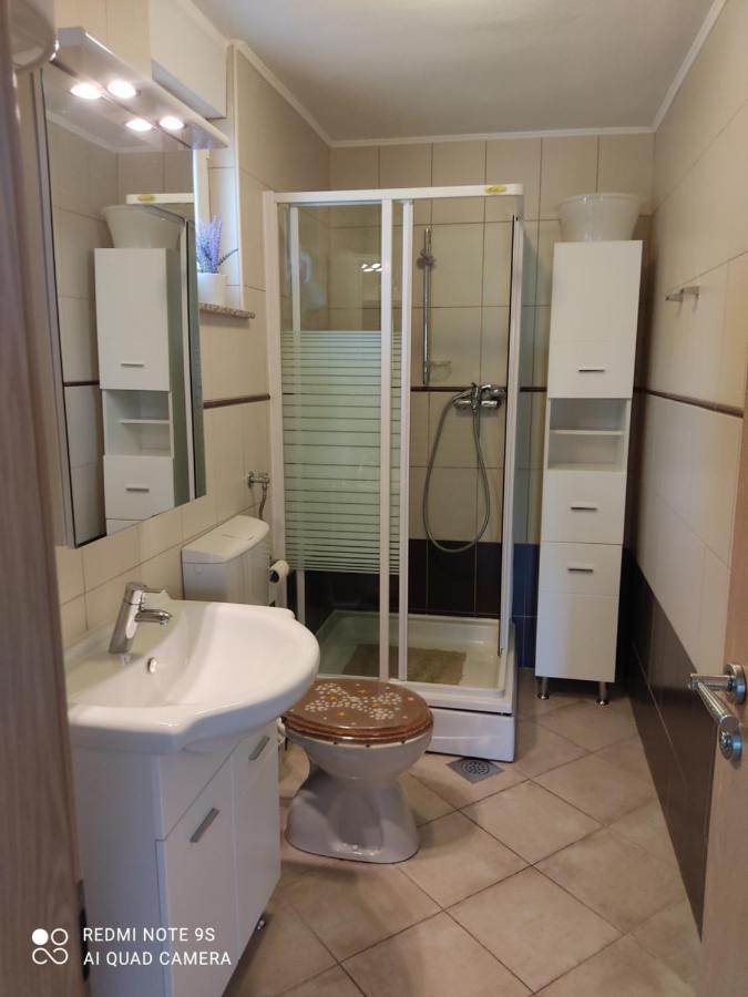 Studio צזריקה מראה חיצוני תמונה